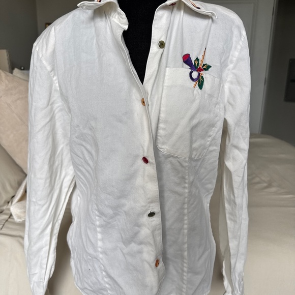 Karen Scott White Button-Down Shirt with Multicolor Embroidery - Picture 2 of 10